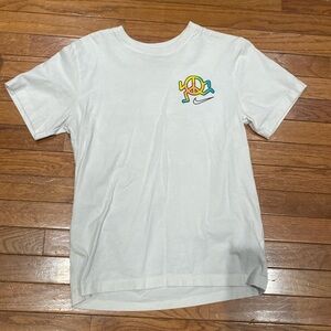 boys small white Nike T-shirt peacr sign